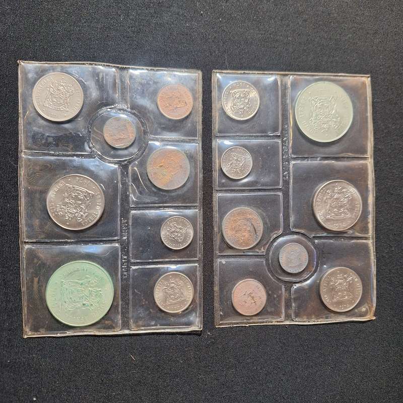 2 x 1974 Uncirculated SA Mint Packs with Silver R1