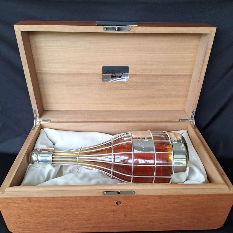 Ruinart L'Exclusive Limited Edition 2142/14000 Champaign in wooden display box