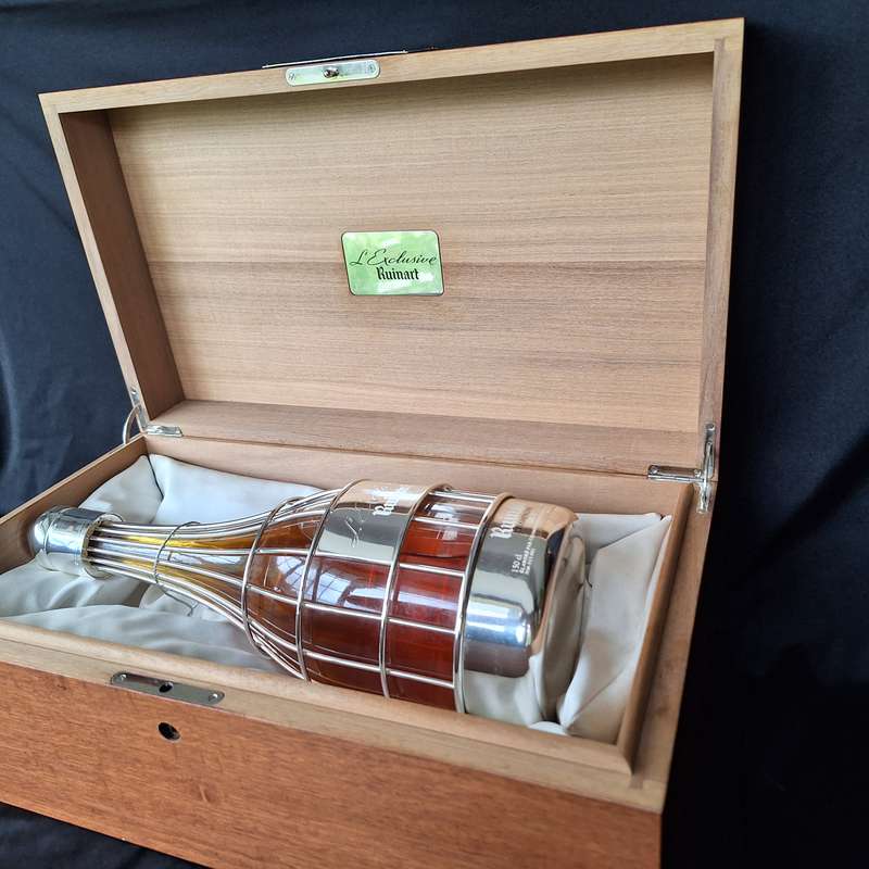 Ruinart L'Exclusive Limited Edition 2142/14000 Champaign in wooden display box