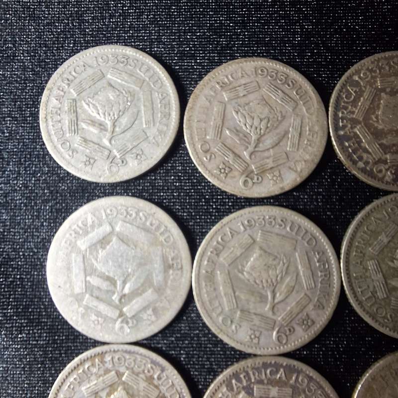 39 x 1933 6D (Sixpence) 105 grams Silver South Africa Coins