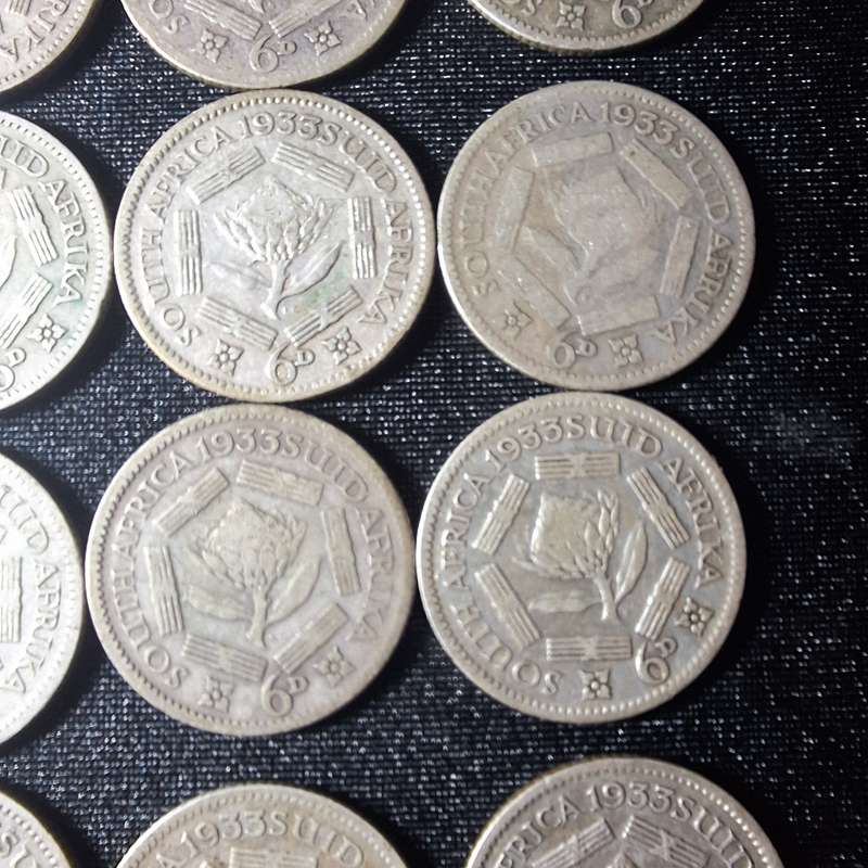 39 x 1933 6D (Sixpence) 105 grams Silver South Africa Coins