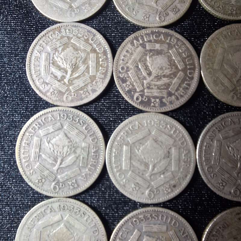 39 x 1933 6D (Sixpence) 105 grams Silver South Africa Coins