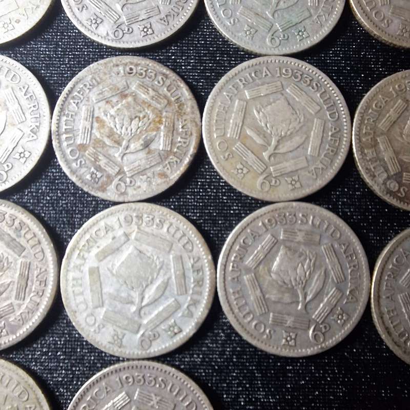 39 x 1933 6D (Sixpence) 105 grams Silver South Africa Coins