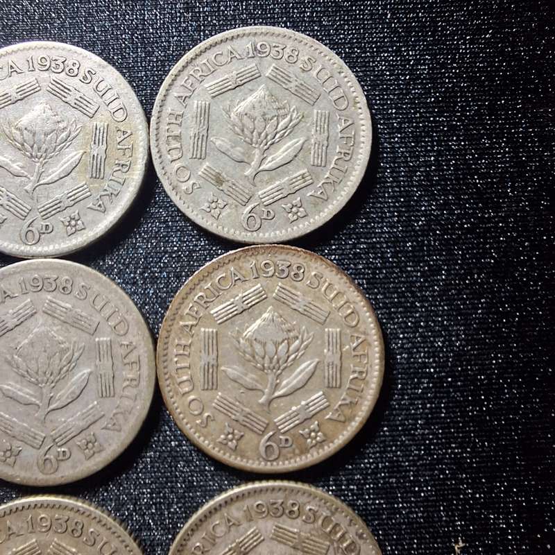 28 x 1938 6D (Sixpence) 76 grams Silver South Africa Coins