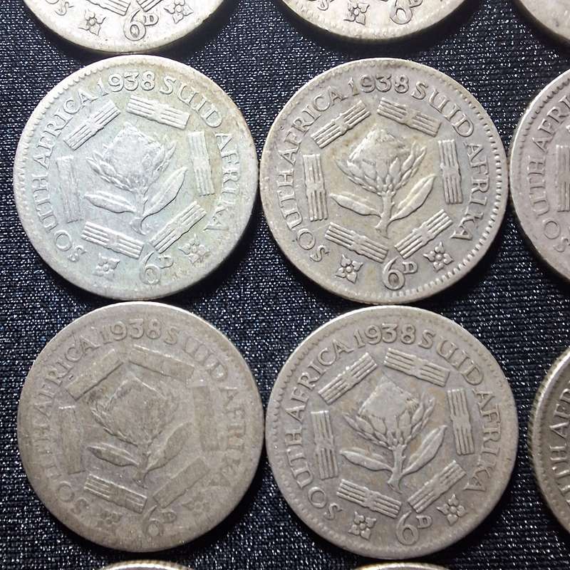 28 x 1938 6D (Sixpence) 76 grams Silver South Africa Coins