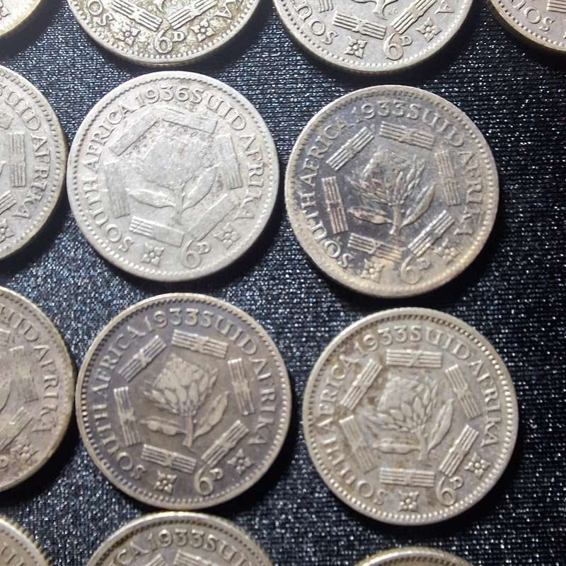 23 x 1933 and 1936 mix 6D (Sixpence) 63 grams Silver South Africa Coins