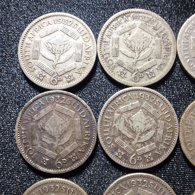 24 x 1932 6D (Sixpence) 63 grams Silver South Africa Coins