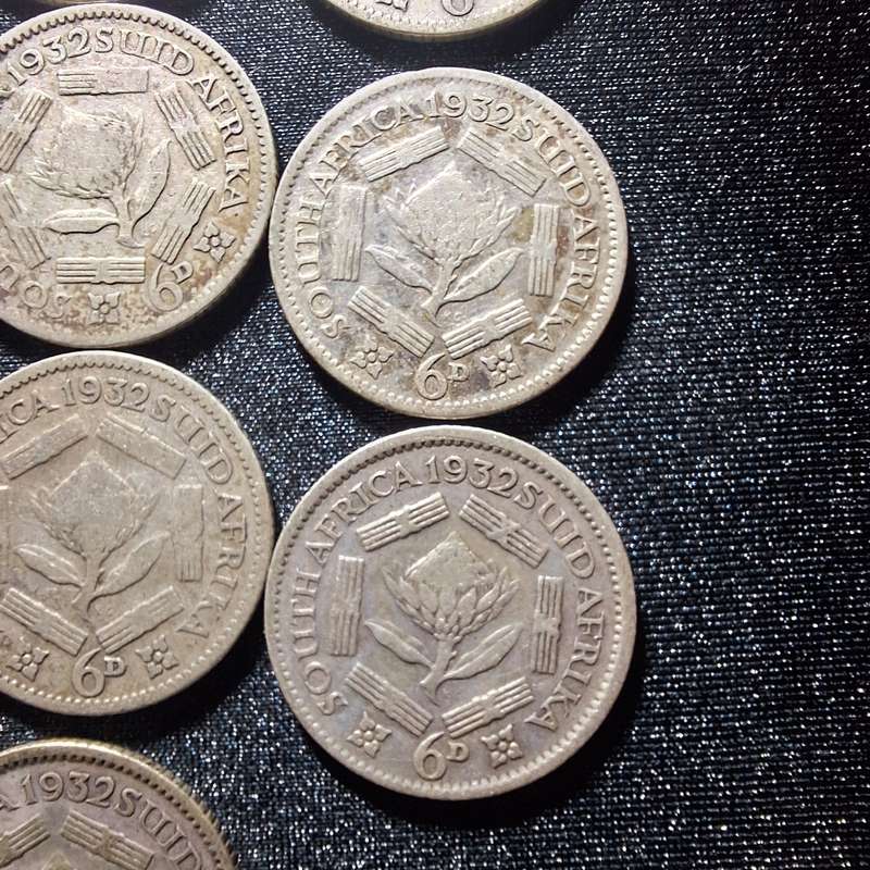 24 x 1932 6D (Sixpence) 63 grams Silver South Africa Coins
