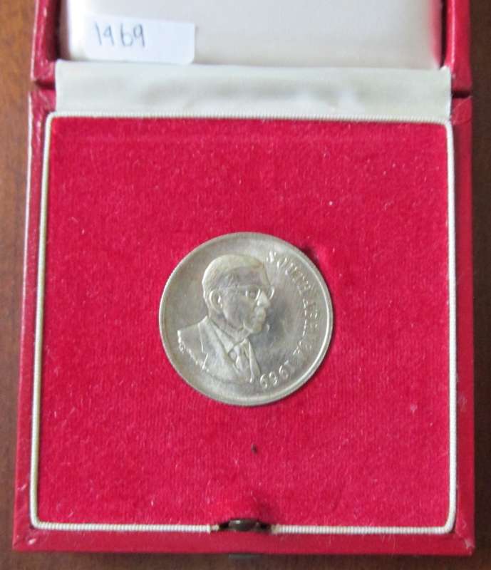 1969 UNC. SILVER RAND IN RED S.A. MINT BOX