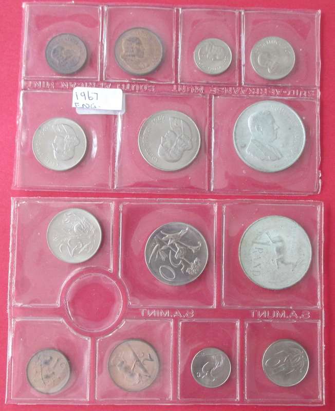 2 X UNCIRCULATED MINT PACKS - 1967 + 1968