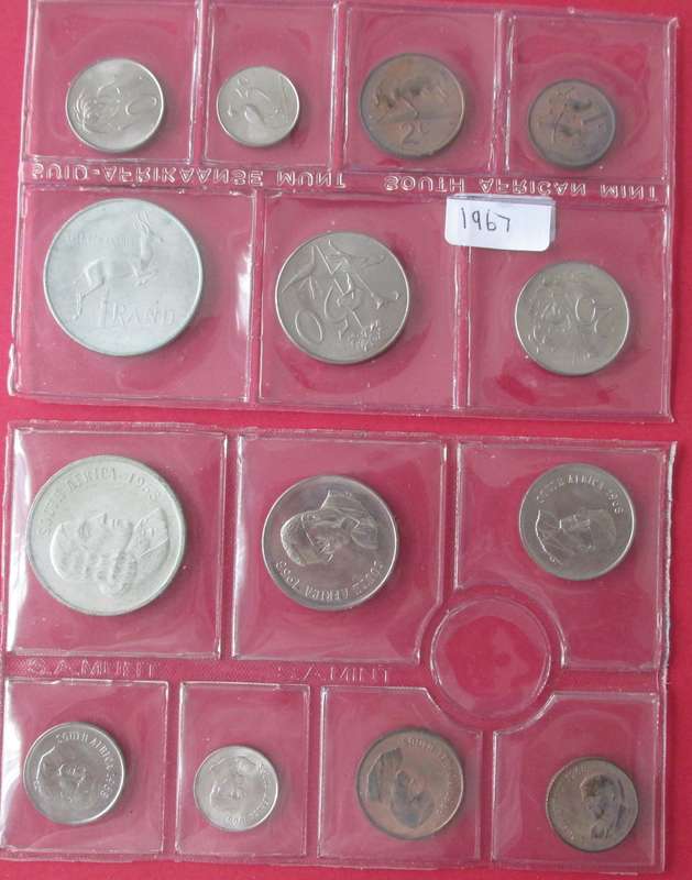 2 X UNCIRCULATED MINT PACKS - 1967 + 1968