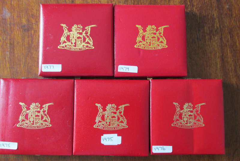 5 UNCIRCULATED SILVER RANDS - SEALED BY S.A. MINT