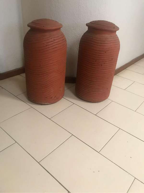 Twin Terracotta pots with lids