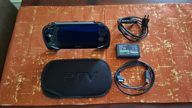 Playstation VITA 1000 (Modded) incl SD2VITA, 64GB SD Card + Games & Accessories PS PSVITA Console