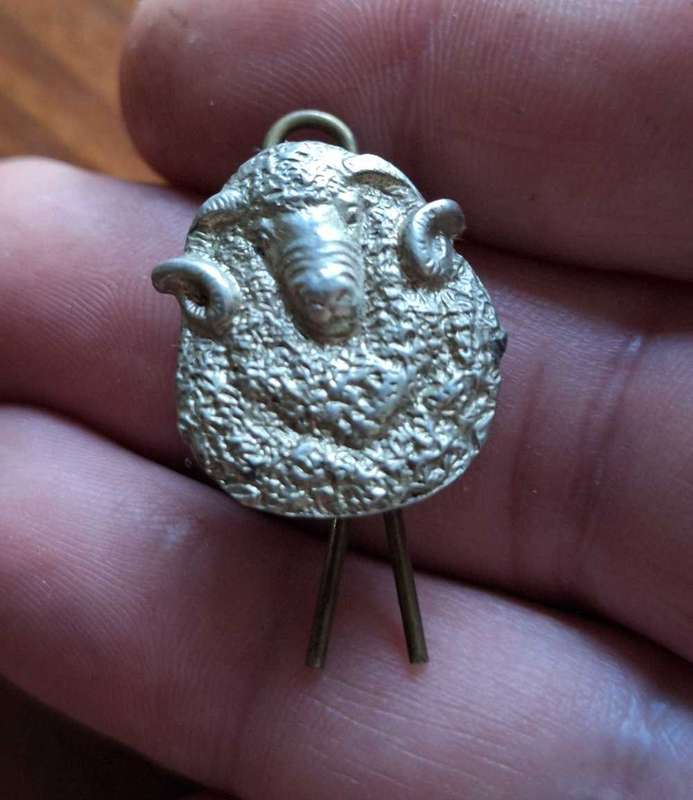 Sadf collar badge