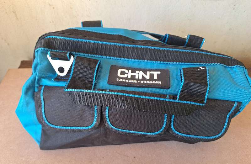 Bosch hammerdrill with bits and new carry bag