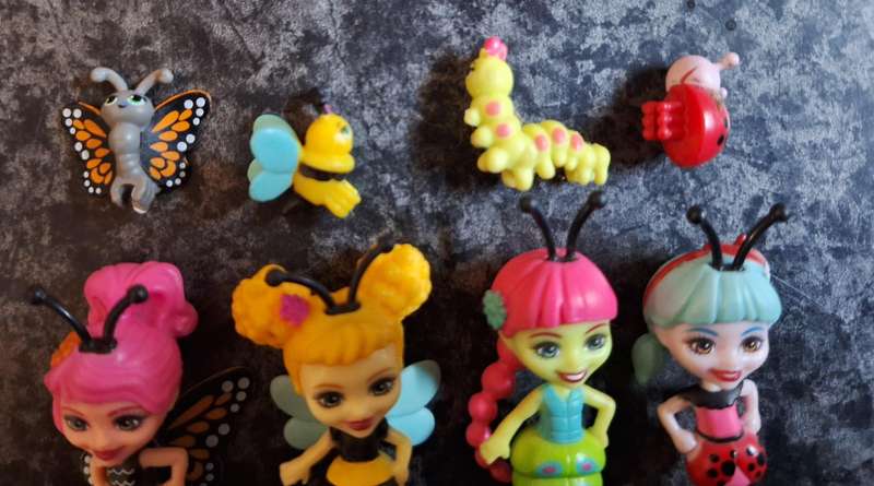 Small cute little figures with there pets