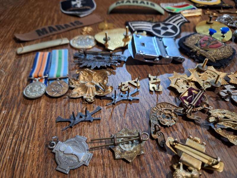 Large Mixed lot of Militaria items