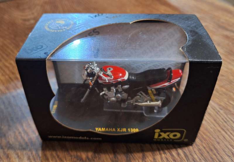 Yamaha Xjr1300 model in Box