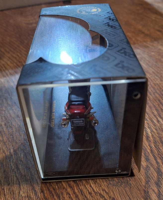 Yamaha Xjr1300 model in Box