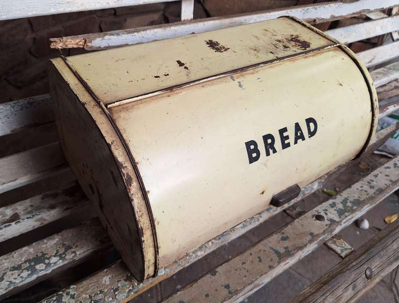 Old Korst metal ware bread tin