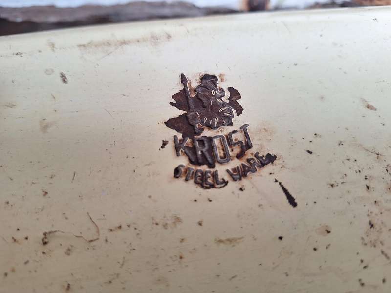 Old Korst metal ware bread tin