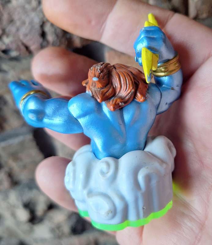Skylanders Zues figure