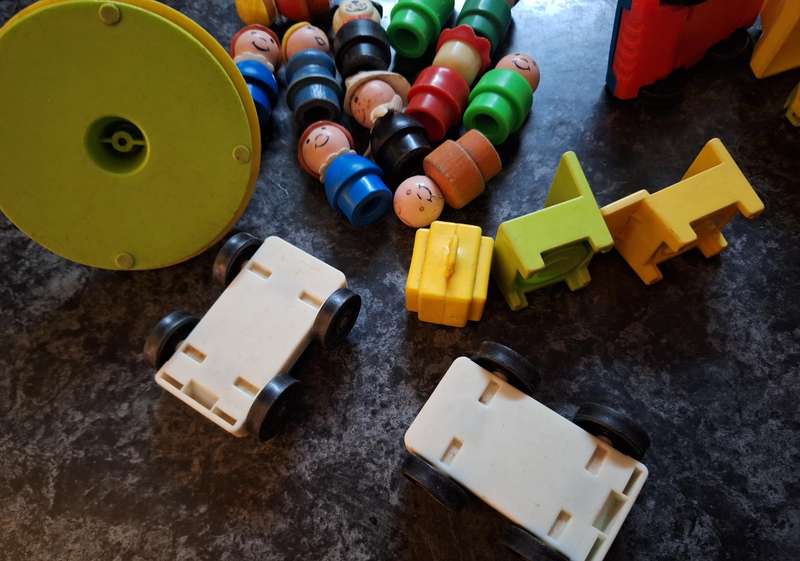 Mixed Lot of Vintage Fisher Price People