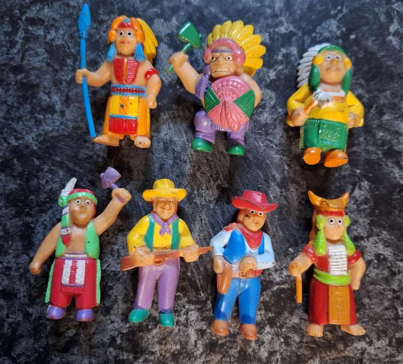 Vintage Soma rubber Cowboys and Indians