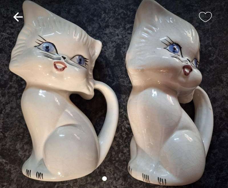 2x Cat Jugs