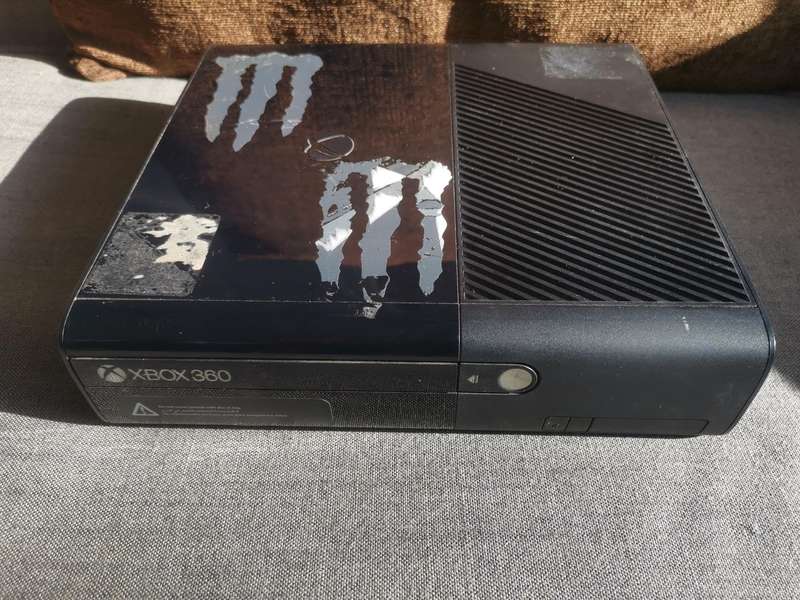 XBOX 360 E Super Slim Console only (parental code lock!)