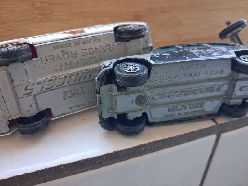 Vintage toy car's