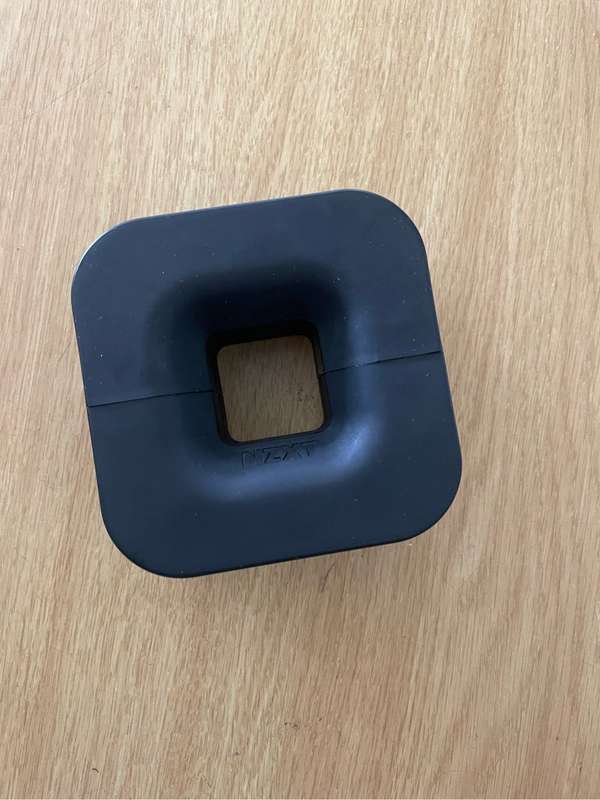 NZXT Puck Black**Cable Management and Headset Mount**
