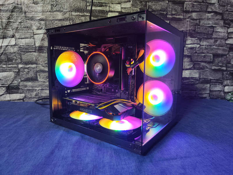 Ryzen 7 Gaming PC**GTX1660 Ti 6GB Graphics**16GB DDR4 Ram**1TB SSD
