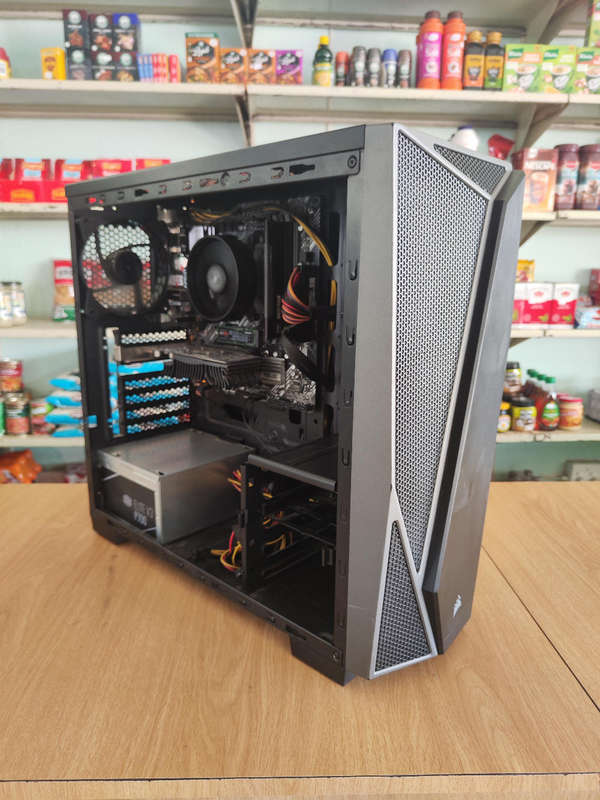 Ryzen 5 5600G PC**16GB Gaming Ram**Asus Wifi MB**700W PSU