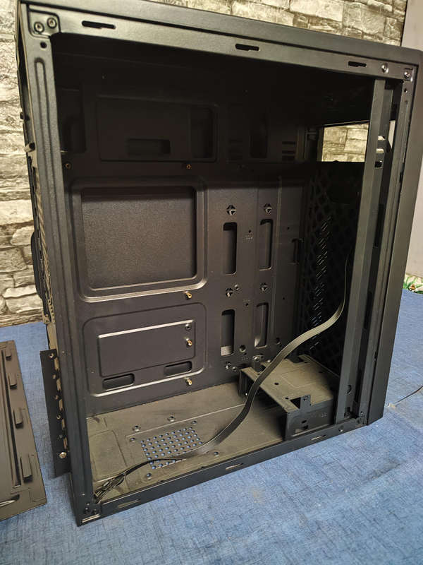 Alcatroz PC Case**ATX ,M-ATX ,DTX and ITX Board**