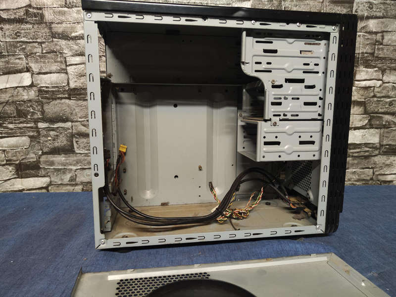 Gigabyte computer Case**M-ATX and ITX boards