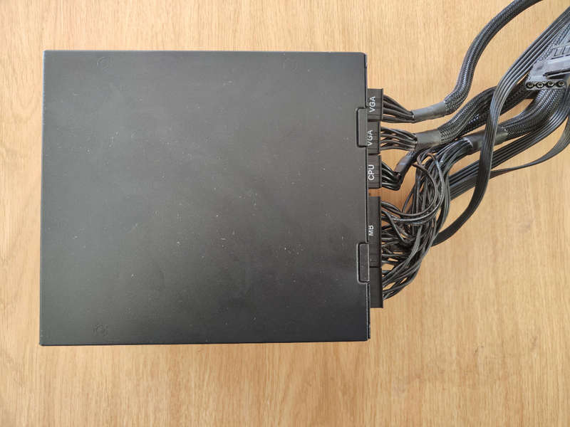 Super flower SF650 Fully Modular PSU with all Cables**650W**
