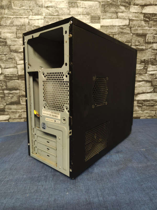 Gigabyte computer Case**M-ATX and ITX boards