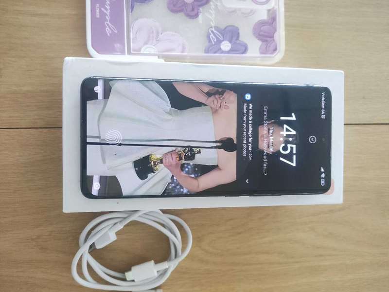 Xiaomi 12 / MI 12 ** 8GB** 128GB**Snapdragon 8 gen 1