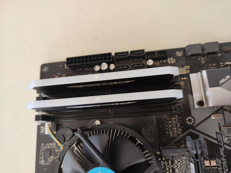 Intel Core i5 9400F Combo**16GB Corsair RGB Ram**Asus Prime H370M-Plus Motherboard