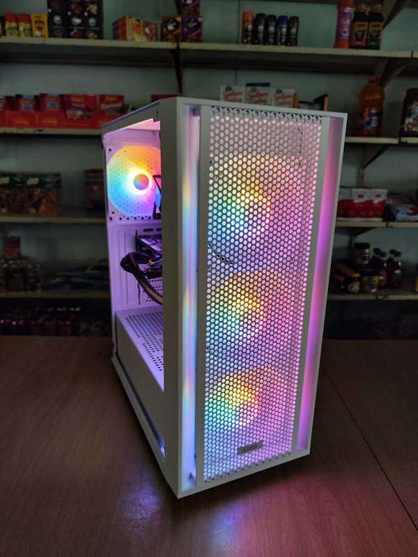 Intel Core i5 9600KF Gaming PC**GTX1660**16GB Corsair Gaming Ram**500GB NVME SSD