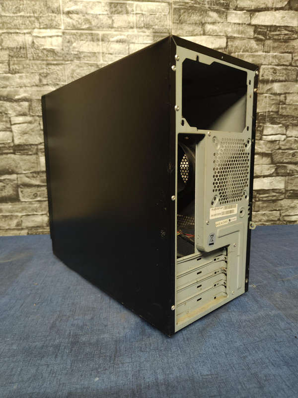 Gigabyte computer Case**M-ATX and ITX boards