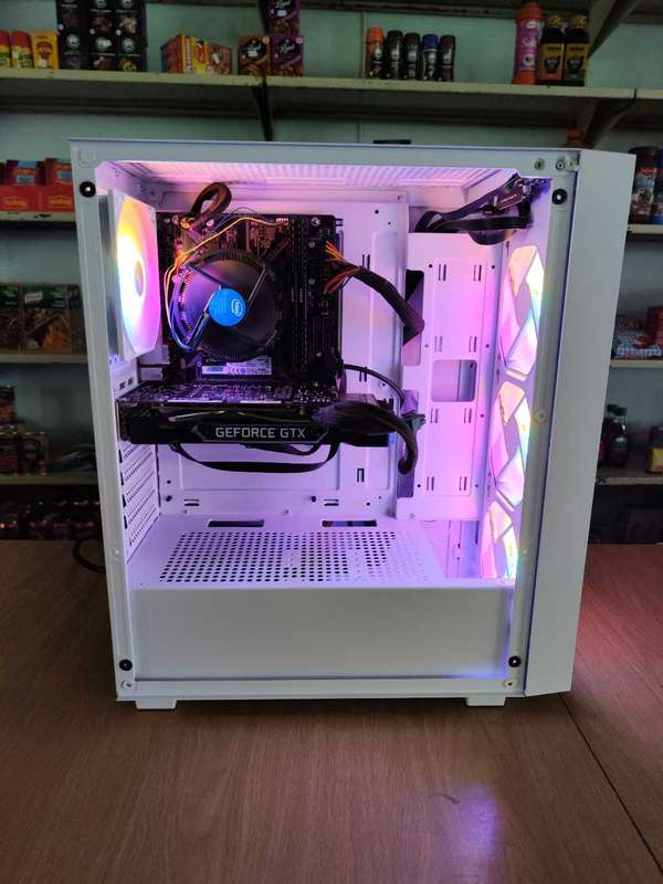 Intel Core i5 9600KF Gaming PC**GTX1660**16GB Corsair Gaming Ram**500GB NVME SSD