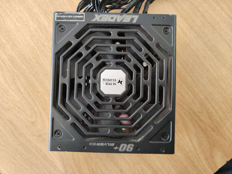 Super flower SF650 Fully Modular PSU with all Cables**650W**