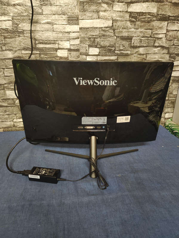 ViewSonic VX2458 Gaming Monitor**144Hz**Curved Screen**1ms Response**built in Speakers