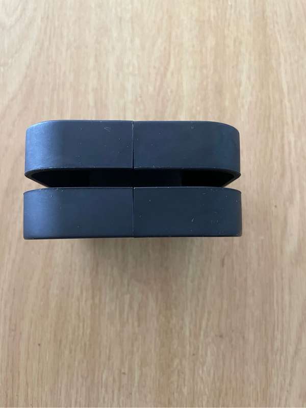 NZXT Puck Black**Cable Management and Headset Mount**