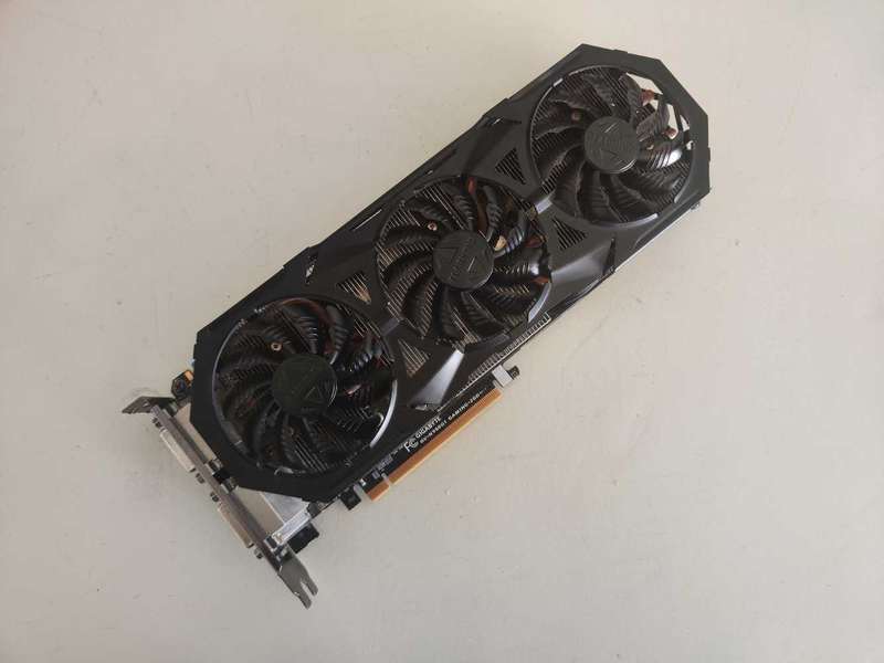 Gigabyte Windforce G1 Gaming GTX960 2GB GDDR5 Graphics Card**Blue LED**2 x 6pin PCIE Power needed