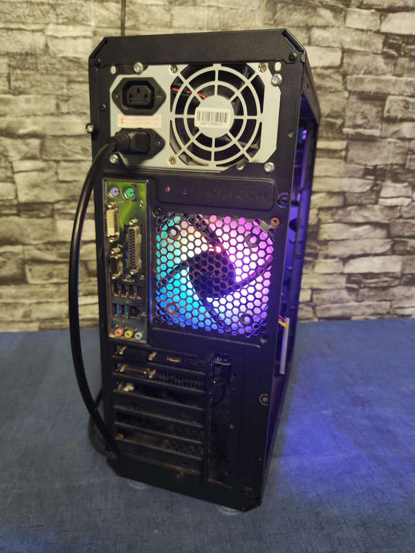 Intel Core i5 Budget Gamer**GTX960 4GB Graphics Card**16GB ram and 500GB SSD