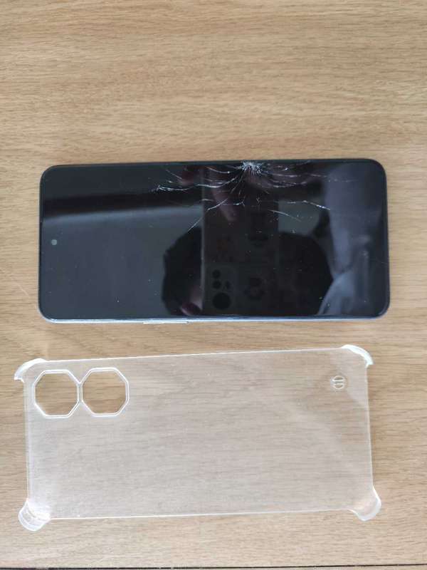 Nubia Neo 2 5G Gaming Phone**Cracked Screen ,touch still working**20GB ram**256GB Storage
